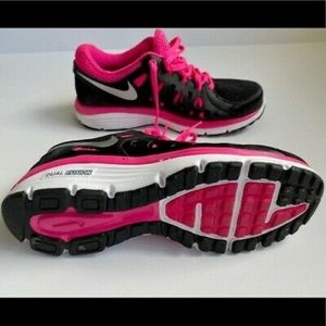 NIKE Dual Fusion Run 2 Sneakers